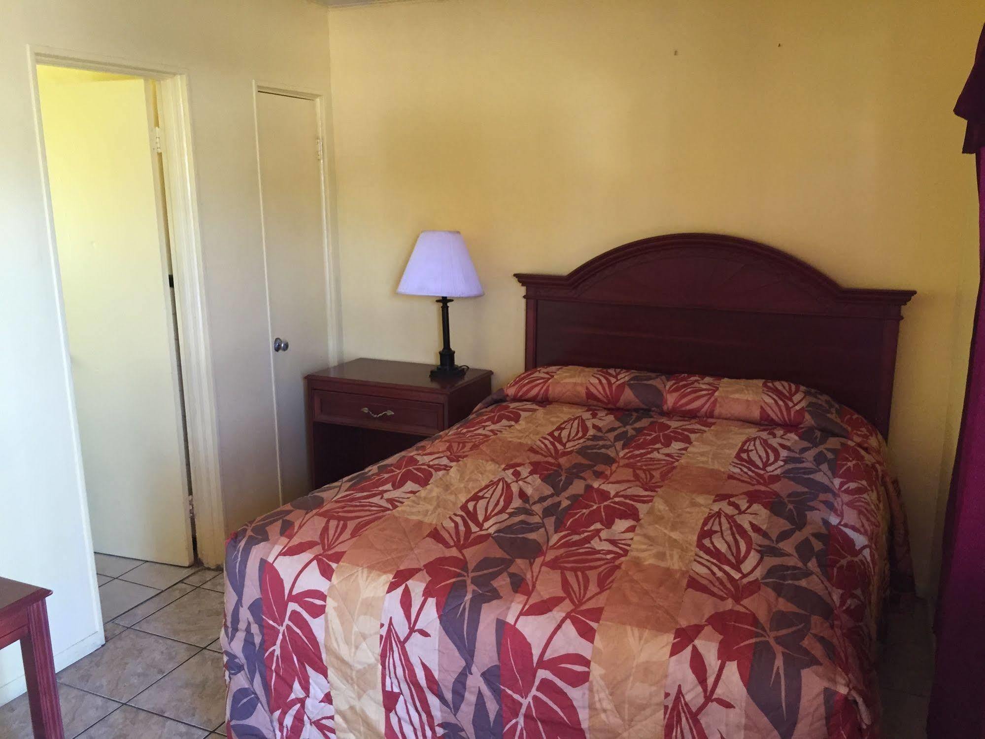 Twi Light Motel Holly Hill ภายนอก รูปภาพ